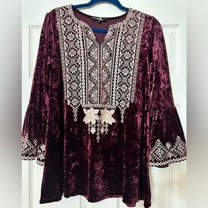 Very pretty crushed velvet Andree top with lace detail.